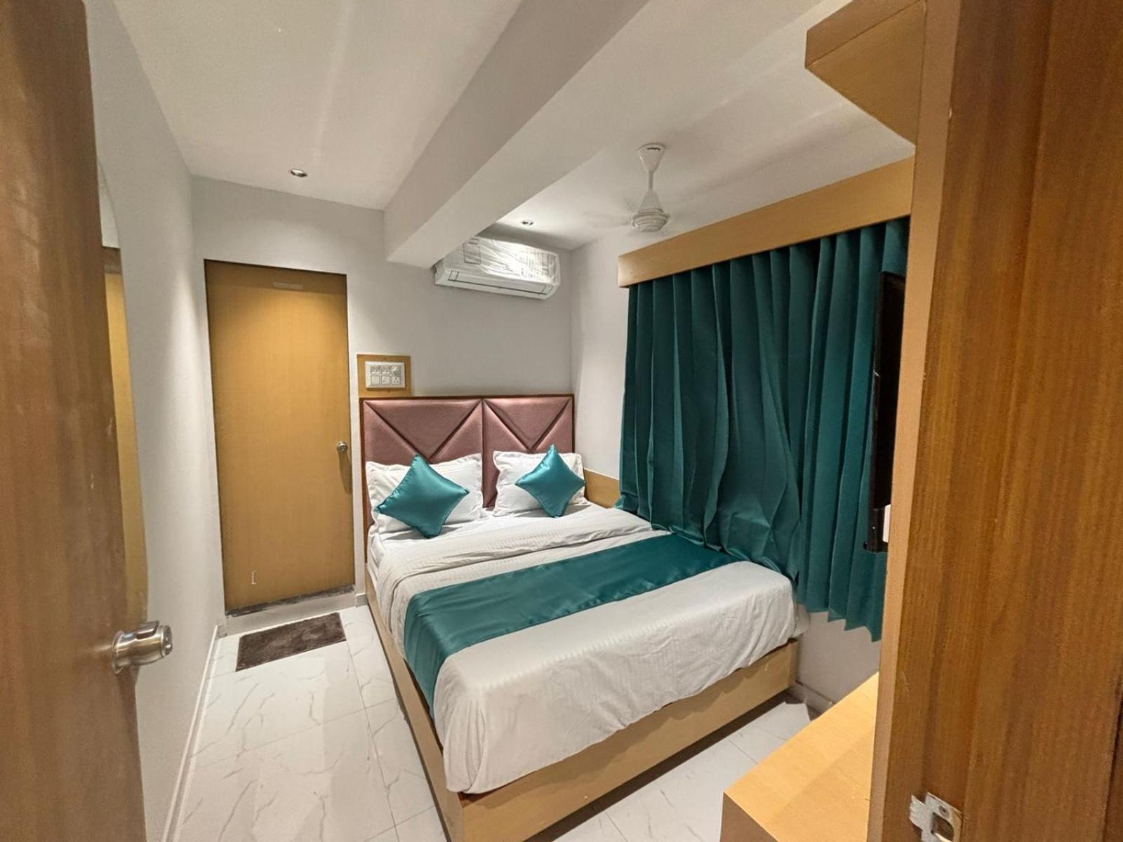 Hotel Phoniex Ahmadábád Exteriér fotografie