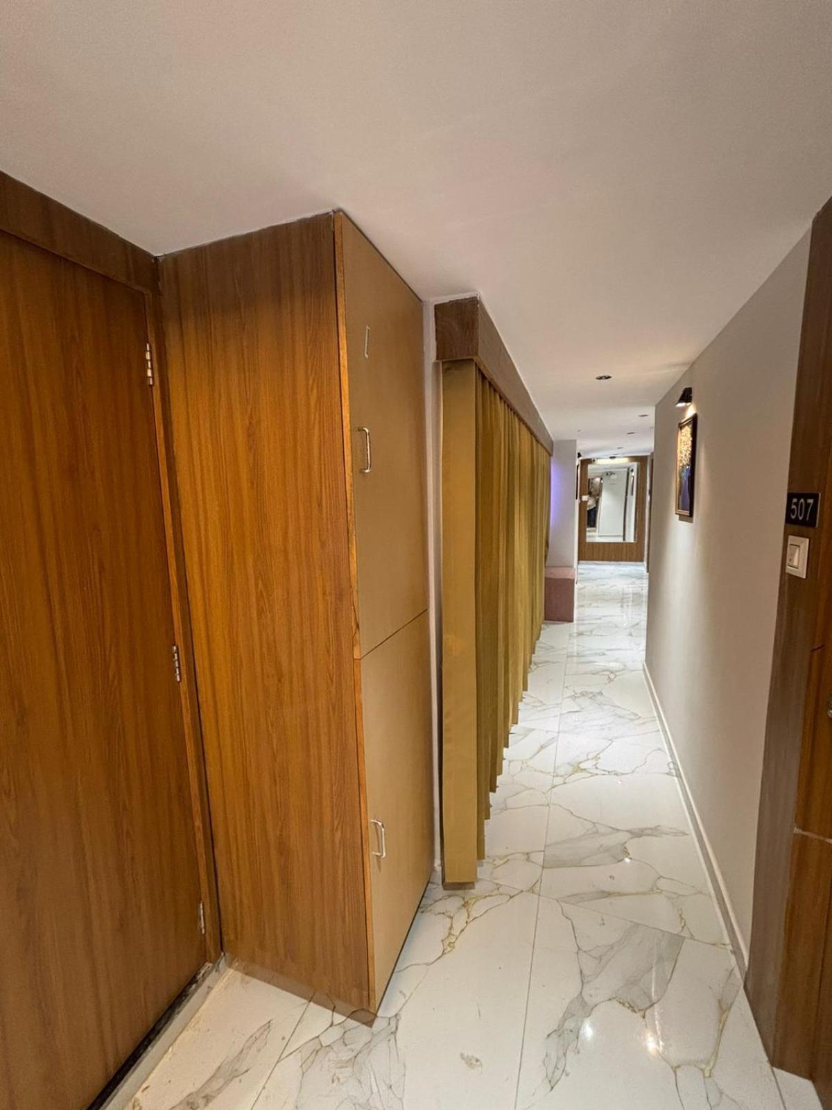 Hotel Phoniex Ahmadábád Exteriér fotografie